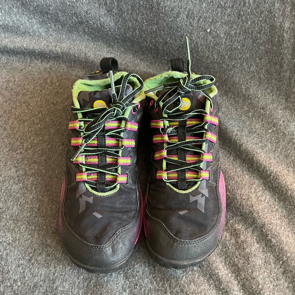 Merrell barefoot vibram sole, good used condition, black, pink, lime sz 7